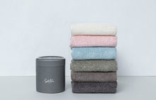 Load image into Gallery viewer, Feel hand towel