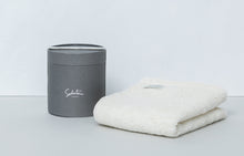 Load image into Gallery viewer, Feel hand towel