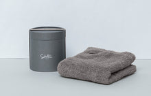 Load image into Gallery viewer, Feel hand towel